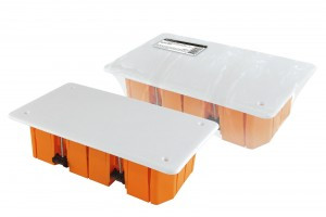 TDM коробка распред.172х96х45мм СУ для полых стен пласт.лапки крышка IP20 штрихкод (70) SQ1403-1026 (арт. 559109)